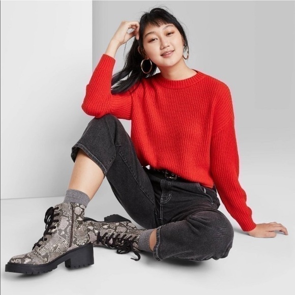 𝅺NWT  slightly cropped sweater - Picture 3 of 7